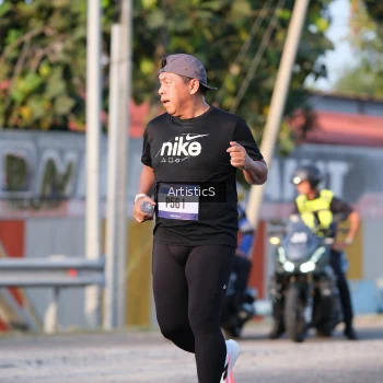 Runner Photo 3504573