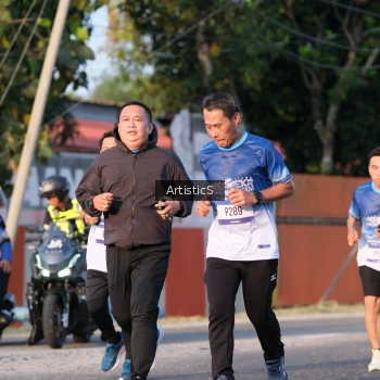 Runner Photo 3504600