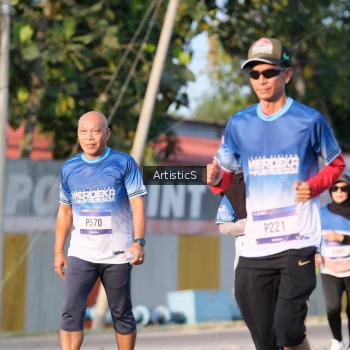 Runner Photo 3505045