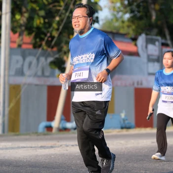 Runner Photo 3505543