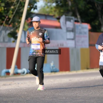 Runner Photo 3506181