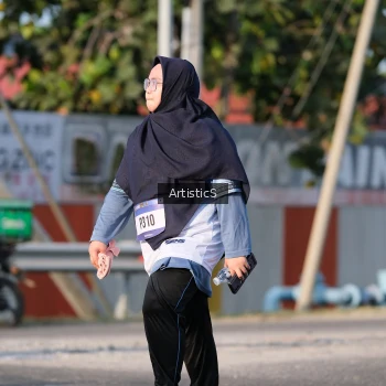 Runner Photo 3506192