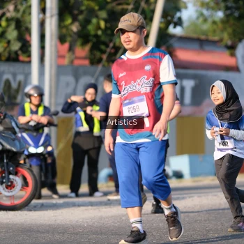 Runner Photo 3506575