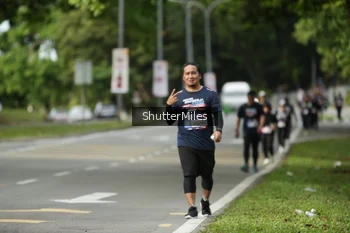 Runner Photo 35100