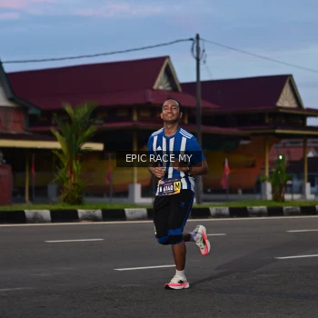 Runner Photo 3534143