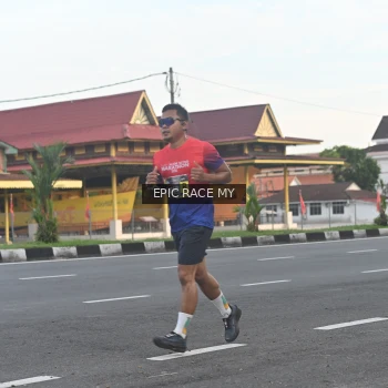 Runner Photo 3534592