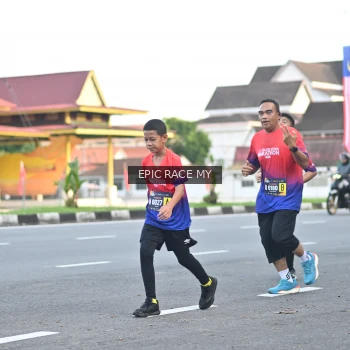 Runner Photo 3534685