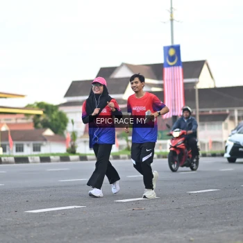 Runner Photo 3534949