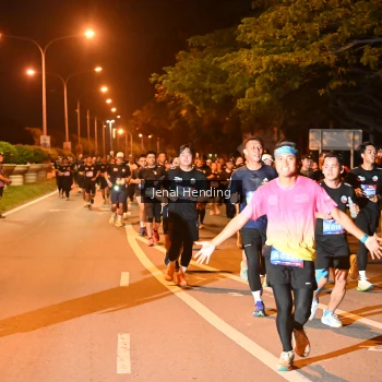 Runner Photo 3541116