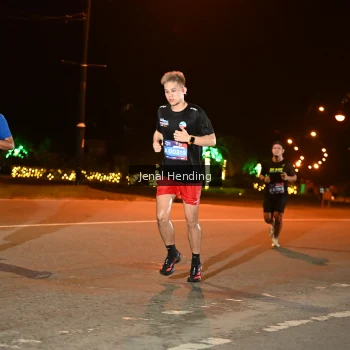 Runner Photo 3542100