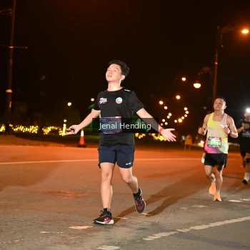Runner Photo 3542121