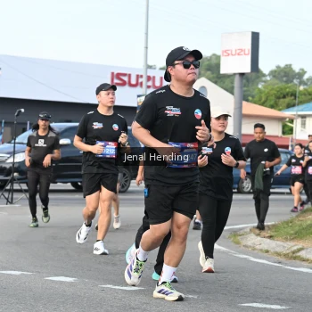 Runner Photo 3545877