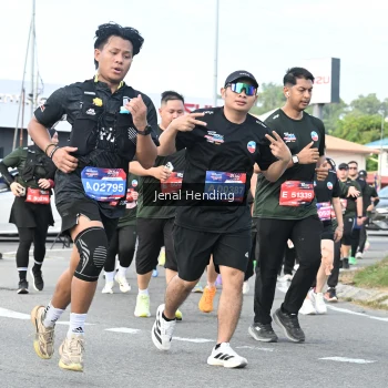 Runner Photo 3546066