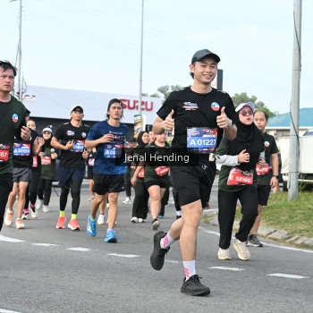 Runner Photo 3546132