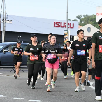 Runner Photo 3546156