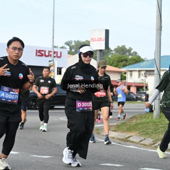 Runner Photo 3546233