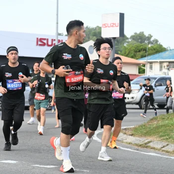 Runner Photo 3547222