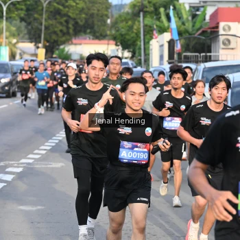 Runner Photo 3548006