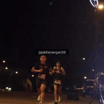 Runner Photo 3549046