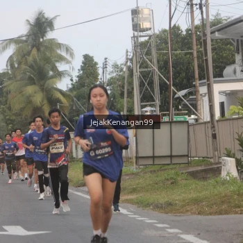 Runner Photo 3554993