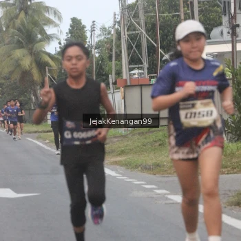 Runner Photo 3555133