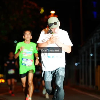 Runner Photo 3561005