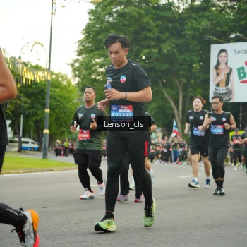 Runner Photo 3561165