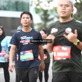 Runner Photo 3565316