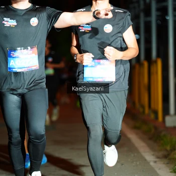 Runner Photo 3565719