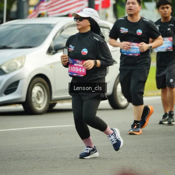 Runner Photo 3567372