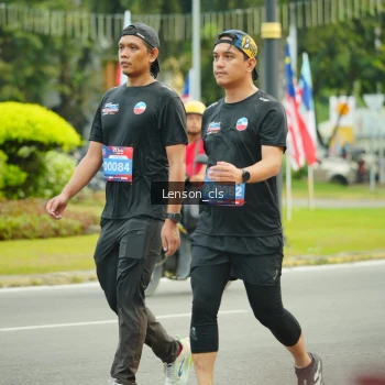 Runner Photo 3567672