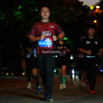 Runner Photo 3568380