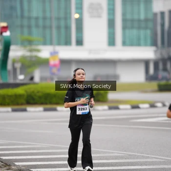 Runner Photo 3568612