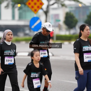 Runner Photo 3569858