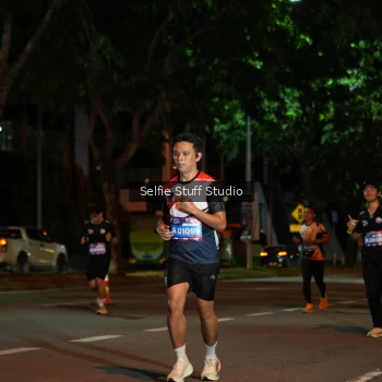 Runner Photo 3574500