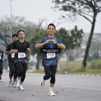 Runner Photo 3576373