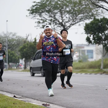 Runner Photo 3576735