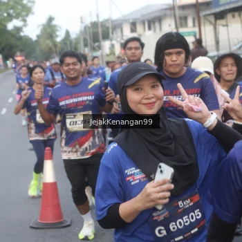 Runner Photo 3590101