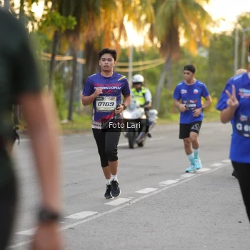 Runner Photo 3590513