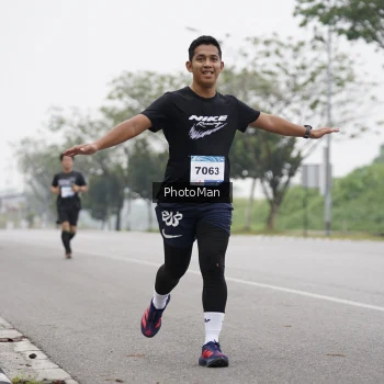 Runner Photo 3600600