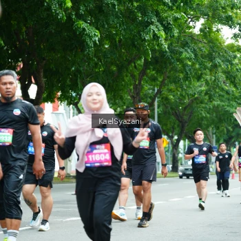 Runner Photo 3606563