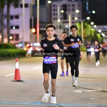 Runner Photo 3606593