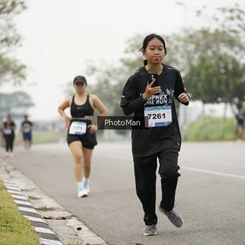 Runner Photo 3614642