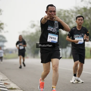 Runner Photo 3615308