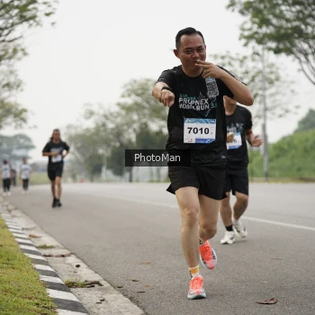 Runner Photo 3615347