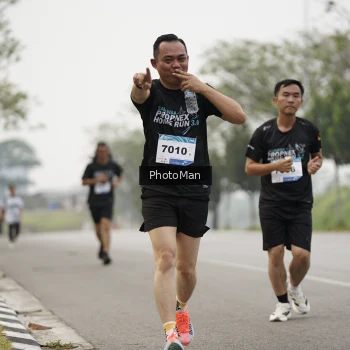 Runner Photo 3615415