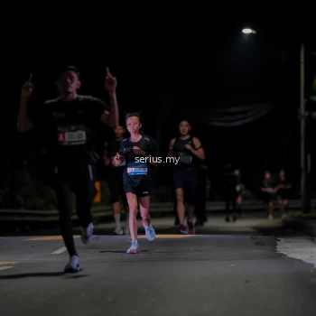 Runner Photo 3618690