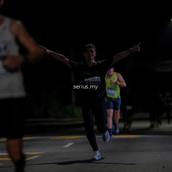 Runner Photo 3619606