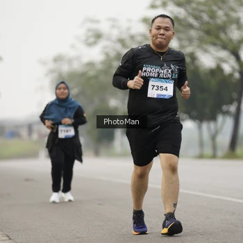 Runner Photo 3621379