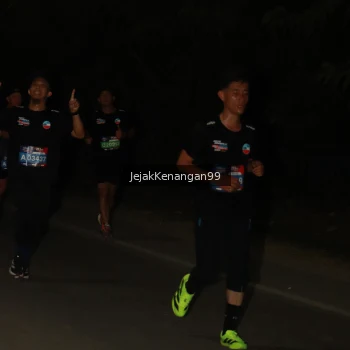 Runner Photo 3622565